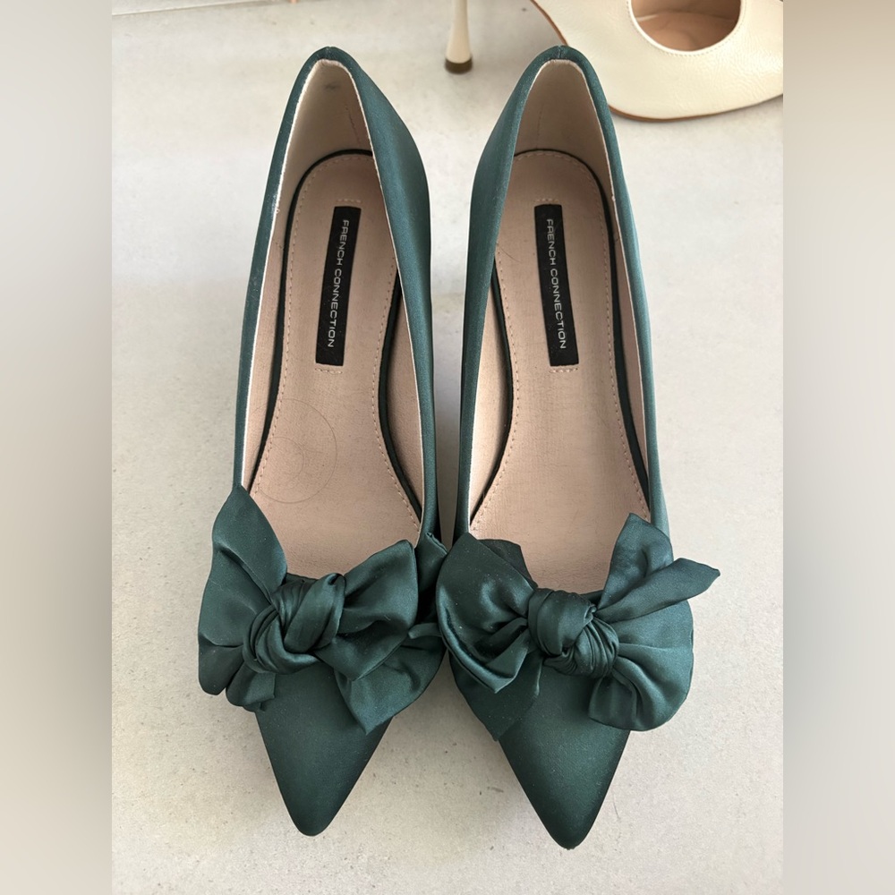 Dark Green Pointed Toe Flats with Bow 7